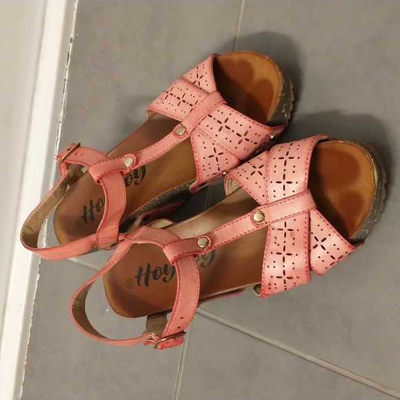 Sandal - Picture 3 of 5